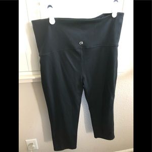 2 Gap fit maternity Capri pants